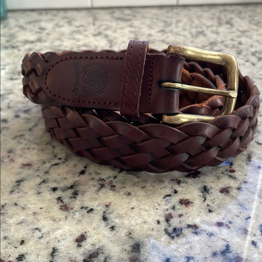 Tommy Hilfiger. Men's Braided Leather Belt. Brass buckle.